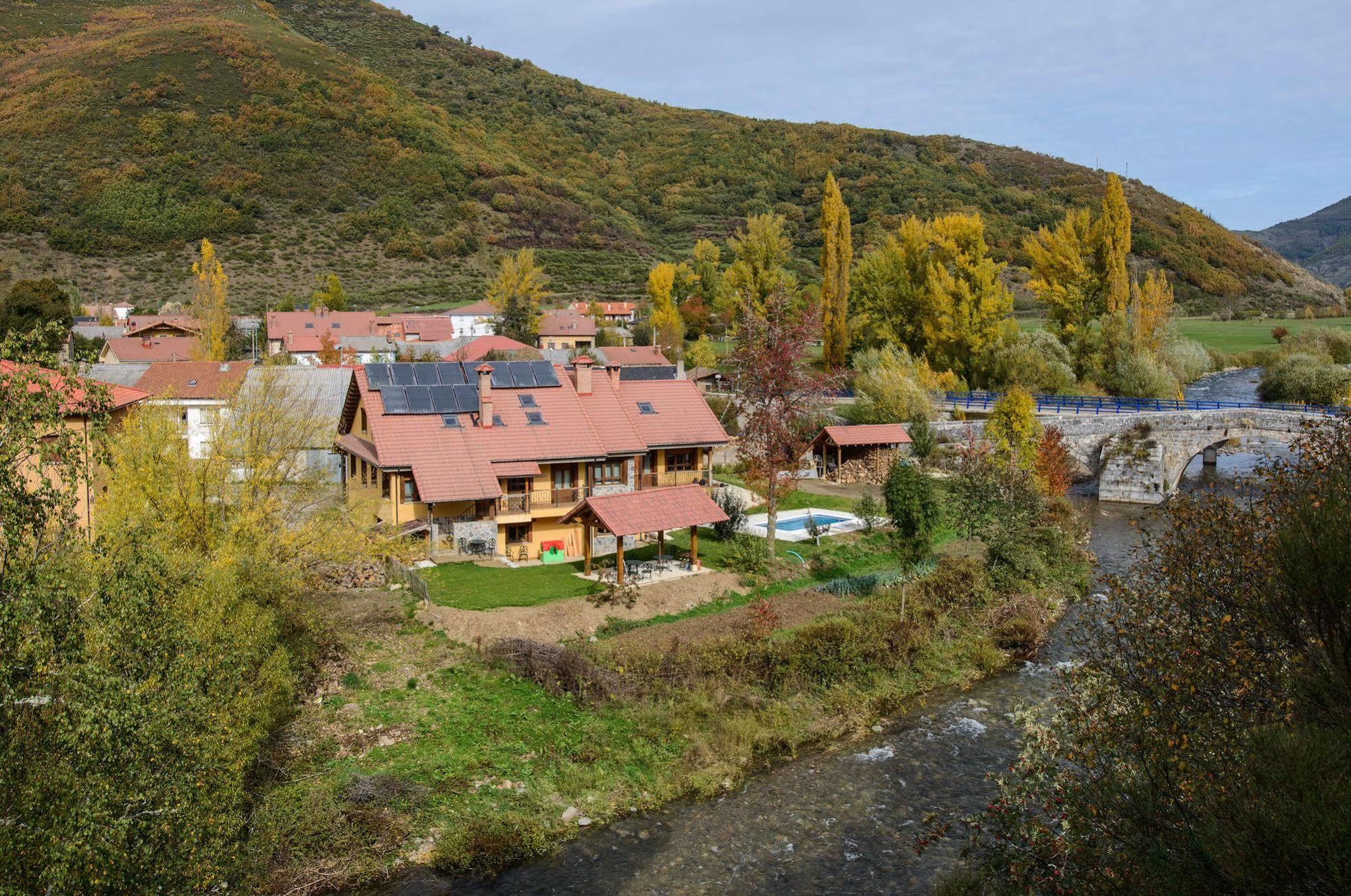 Penzion El Casar Del Puente Boca de Huérgano Exteriér fotografie