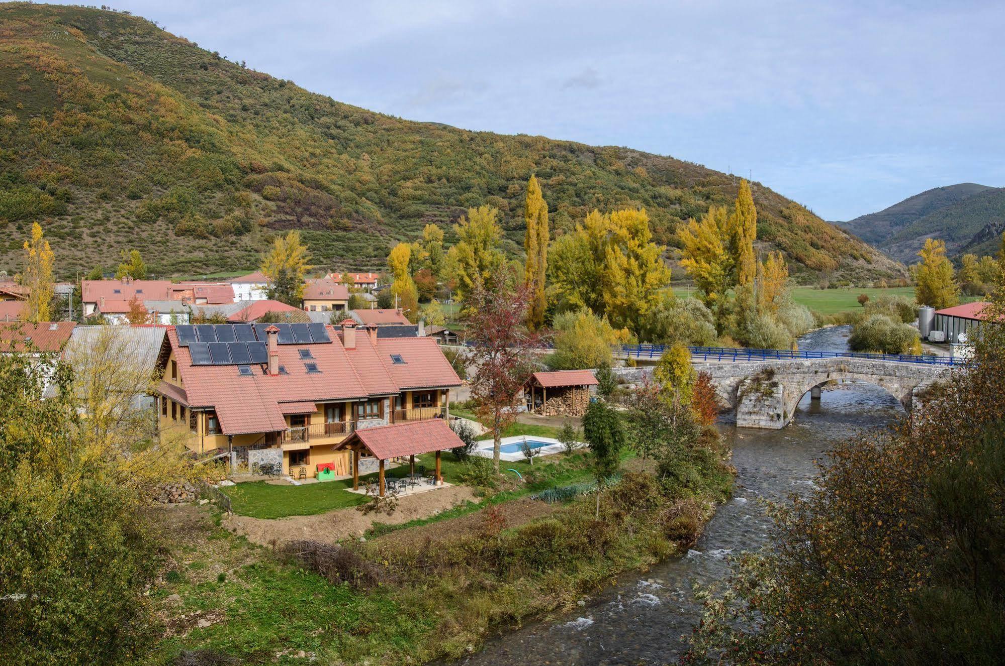 Penzion El Casar Del Puente Boca de Huérgano Exteriér fotografie